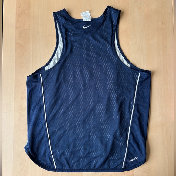 Nike Reversible Dri fit running singlet - Picture 6 of 9